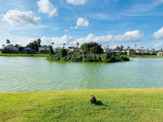 1049 LAKE BERKLEY DRIVE, Kissimmee, FL 34746