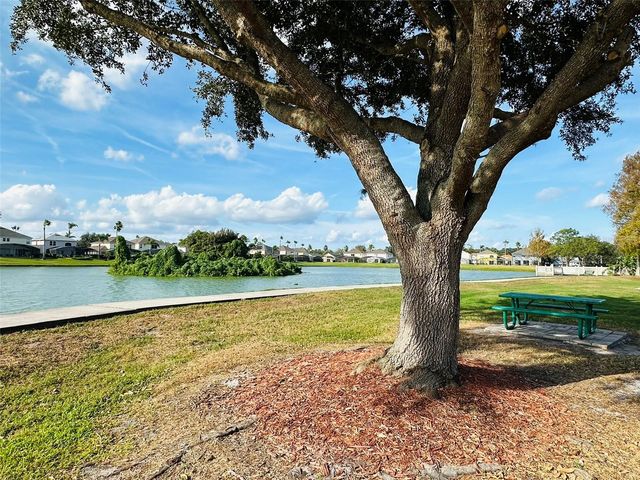 1049 LAKE BERKLEY DRIVE, Kissimmee, FL 34746