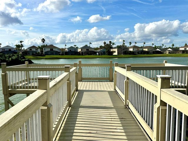 1049 LAKE BERKLEY DRIVE, Kissimmee, FL 34746