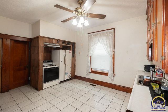 216 SW Fillmore ST, Topeka, KS 66606