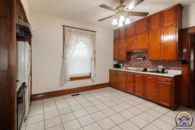 216 SW Fillmore ST, Topeka, KS 66606