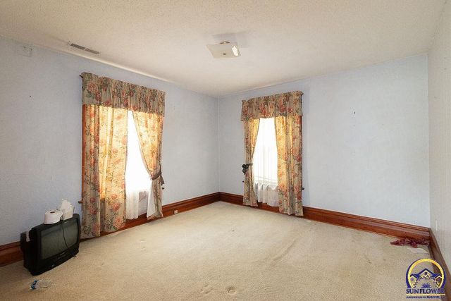 216 SW Fillmore ST, Topeka, KS 66606