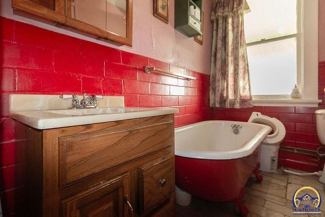 216 SW Fillmore ST, Topeka, KS 66606