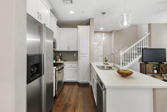 641 Navigator Dr, Lincoln, CA 95648