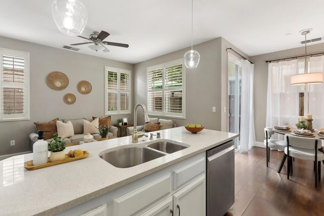 641 Navigator Dr, Lincoln, CA 95648