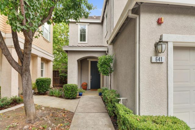 641 Navigator Dr, Lincoln, CA 95648