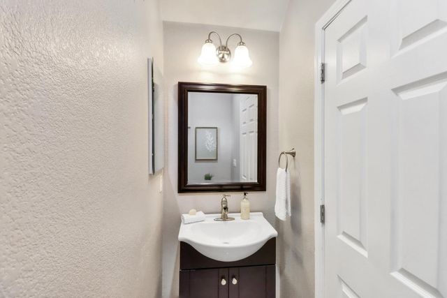 641 Navigator Dr, Lincoln, CA 95648