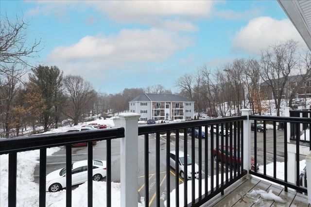 3 Chapel Hill Drive 10, Plymouth, MA 02360