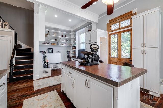 214 W Waldburg Street, Savannah, GA 31401