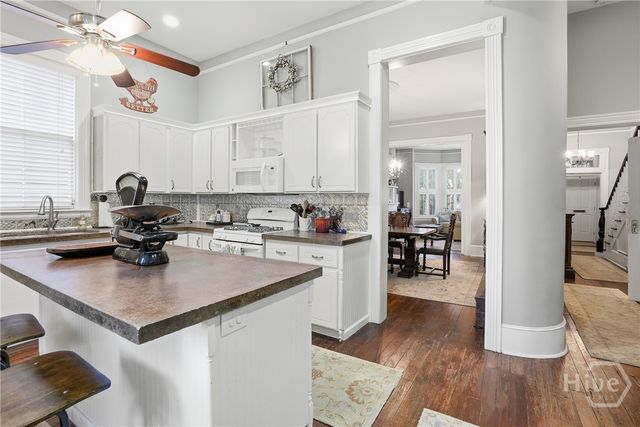 214 W Waldburg Street, Savannah, GA 31401