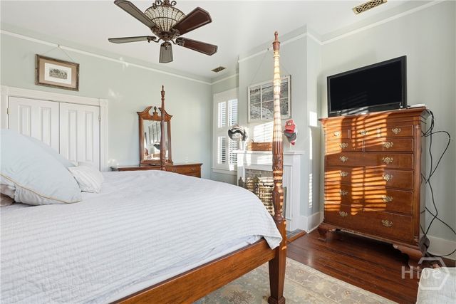 214 W Waldburg Street, Savannah, GA 31401