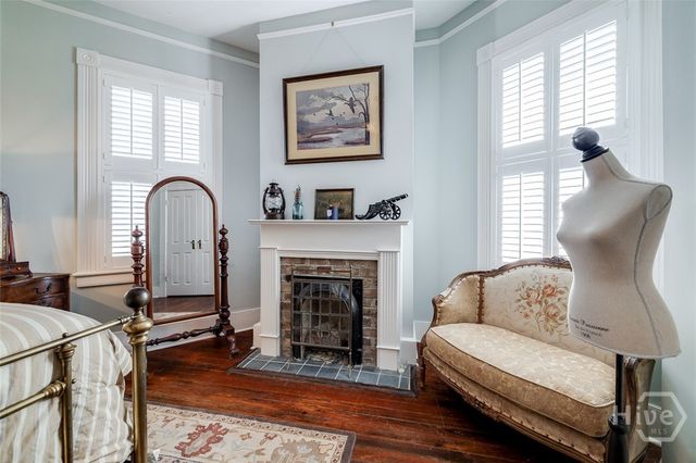 214 W Waldburg Street, Savannah, GA 31401