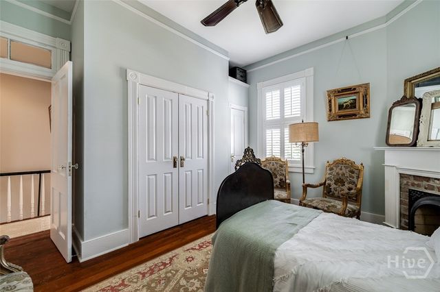 214 W Waldburg Street, Savannah, GA 31401