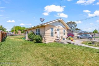 1420 Gregory Ave, Sunnyside, WA 98944