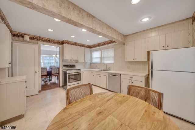 865 Livingston Rd, Elizabeth City, NJ 07208