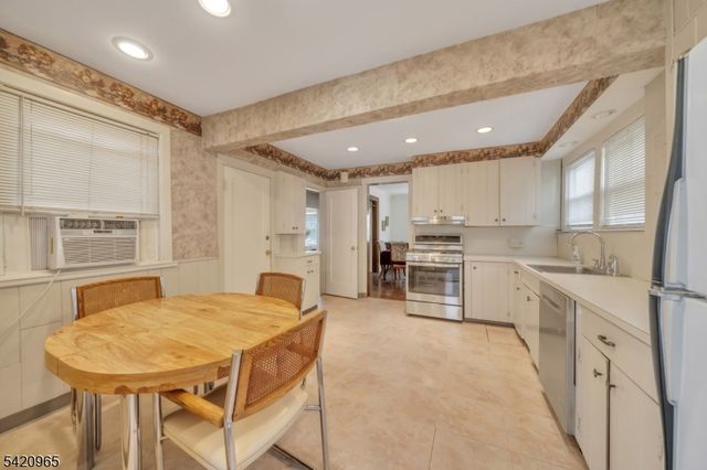 865 Livingston Rd, Elizabeth City, NJ 07208