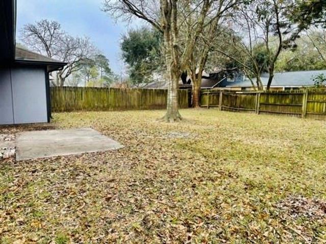 13906 Grosvenor Street, Houston, TX 77034