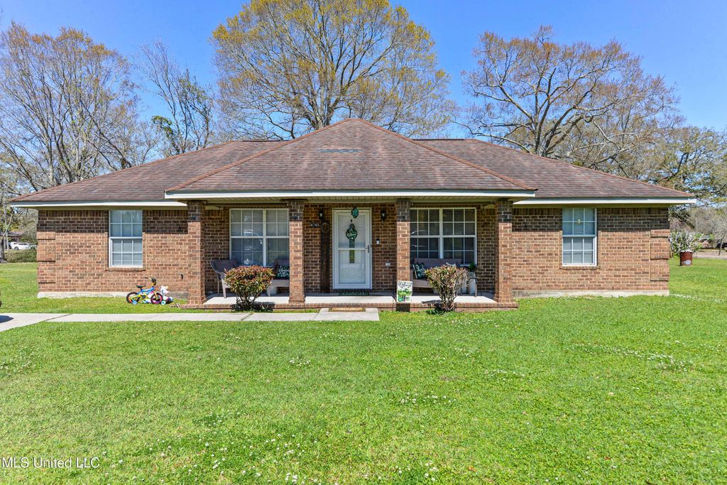 4745 Adams Avenue, Moss Point, MS 39563