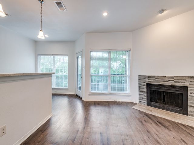 4113 Esters Road 605, Irving, TX 75038