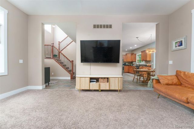 140 Skyline Drive, Howell, MI 48843