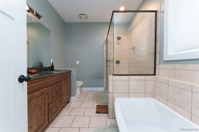 140 Skyline Drive, Howell, MI 48843