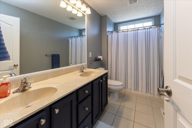 13318 Silverstone Drive, Fishers, IN 46037