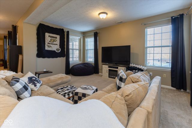 13318 Silverstone Drive, Fishers, IN 46037