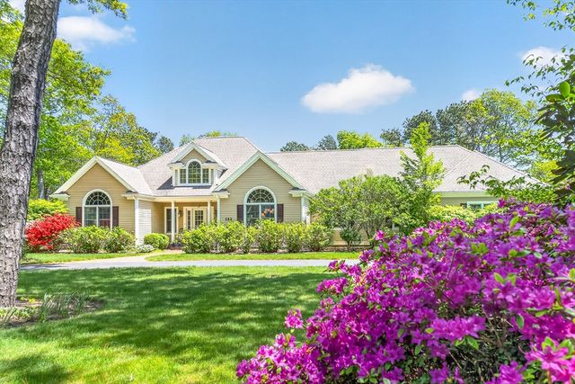 382 Falmouth Woods Rd, Falmouth, MA 02536