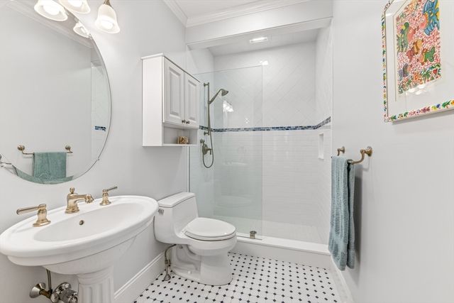 382 Falmouth Woods Rd, Falmouth, MA 02536