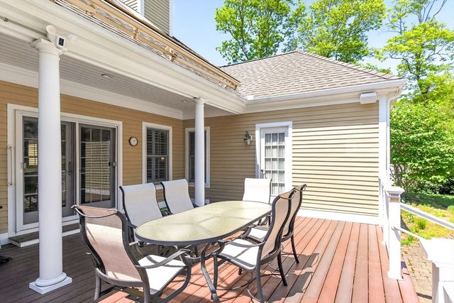 382 Falmouth Woods Rd, Falmouth, MA 02536