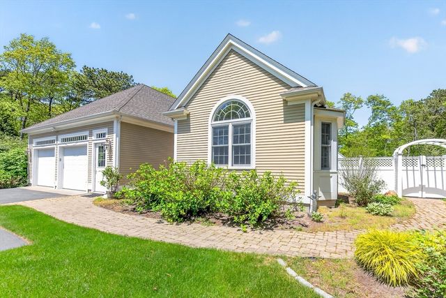 382 Falmouth Woods Rd, Falmouth, MA 02536