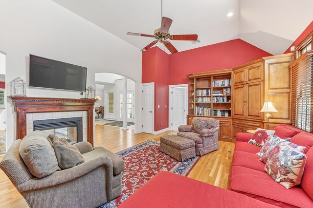 382 Falmouth Woods Rd, Falmouth, MA 02536