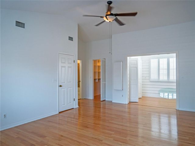 325 17TH AVENUE NE, St Petersburg, FL 33704