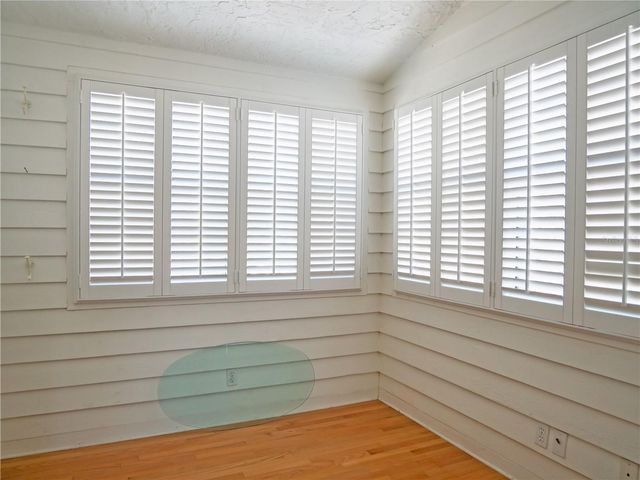 325 17TH AVENUE NE, St Petersburg, FL 33704