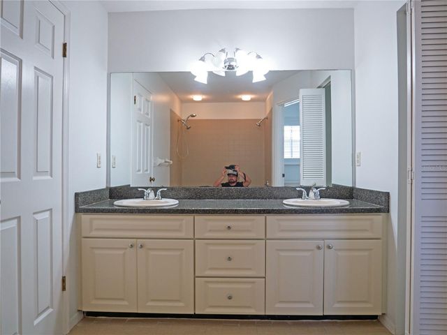 325 17TH AVENUE NE, St Petersburg, FL 33704