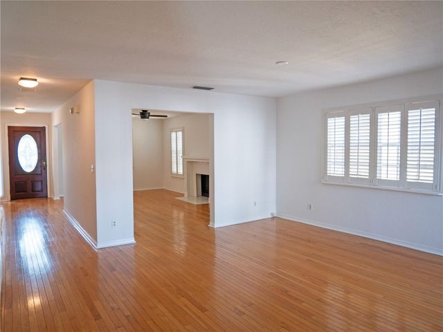 325 17TH AVENUE NE, St Petersburg, FL 33704