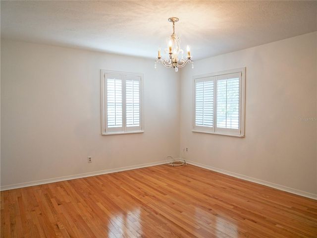 325 17TH AVENUE NE, St Petersburg, FL 33704