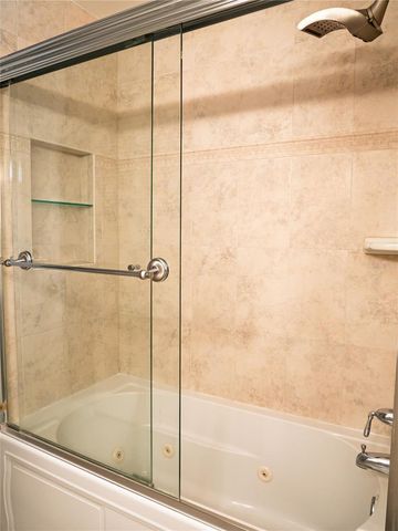 325 17TH AVENUE NE, St Petersburg, FL 33704