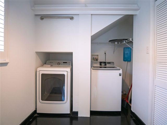 325 17TH AVENUE NE, St Petersburg, FL 33704