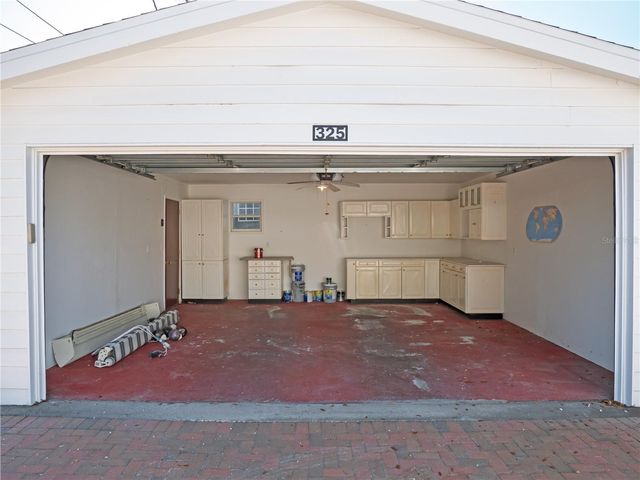 325 17TH AVENUE NE, St Petersburg, FL 33704