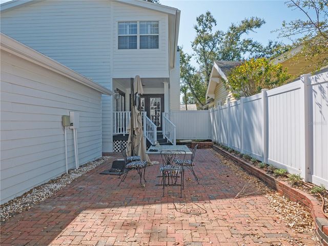 325 17TH AVENUE NE, St Petersburg, FL 33704