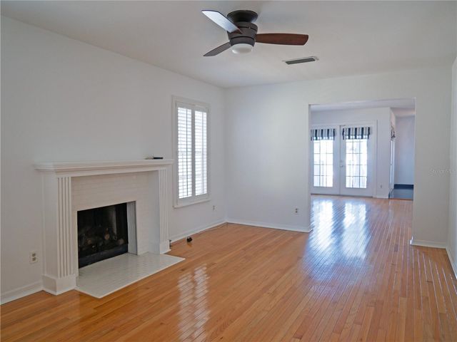 325 17TH AVENUE NE, St Petersburg, FL 33704