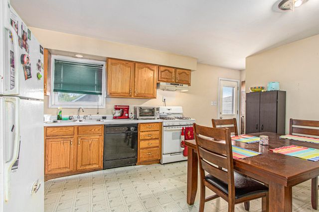 9343 Saric Drive, Highland, IN 46322