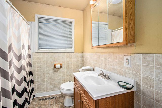 9343 Saric Drive, Highland, IN 46322