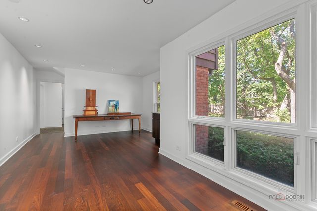 1175 Edgewood Road, Lake Forest, IL 60045