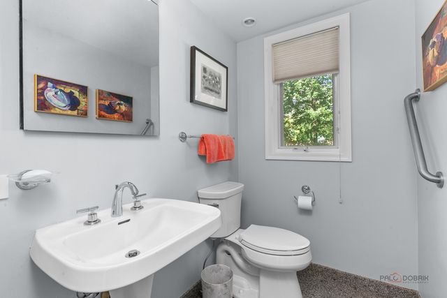 1175 Edgewood Road, Lake Forest, IL 60045