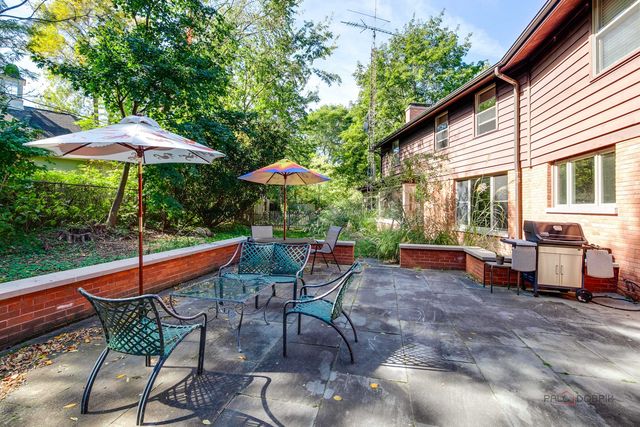 1175 Edgewood Road, Lake Forest, IL 60045