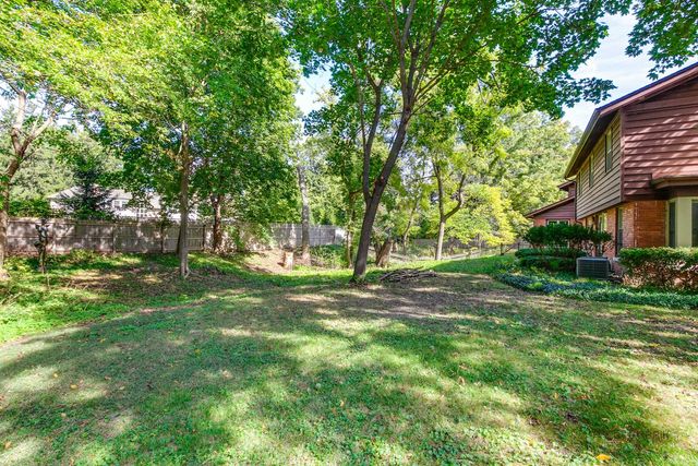 1175 Edgewood Road, Lake Forest, IL 60045