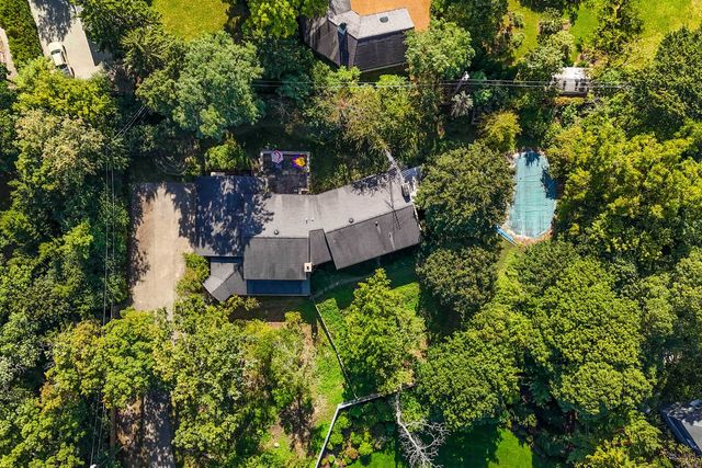 1175 Edgewood Road, Lake Forest, IL 60045