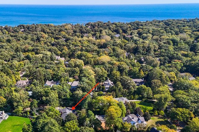 1175 Edgewood Road, Lake Forest, IL 60045